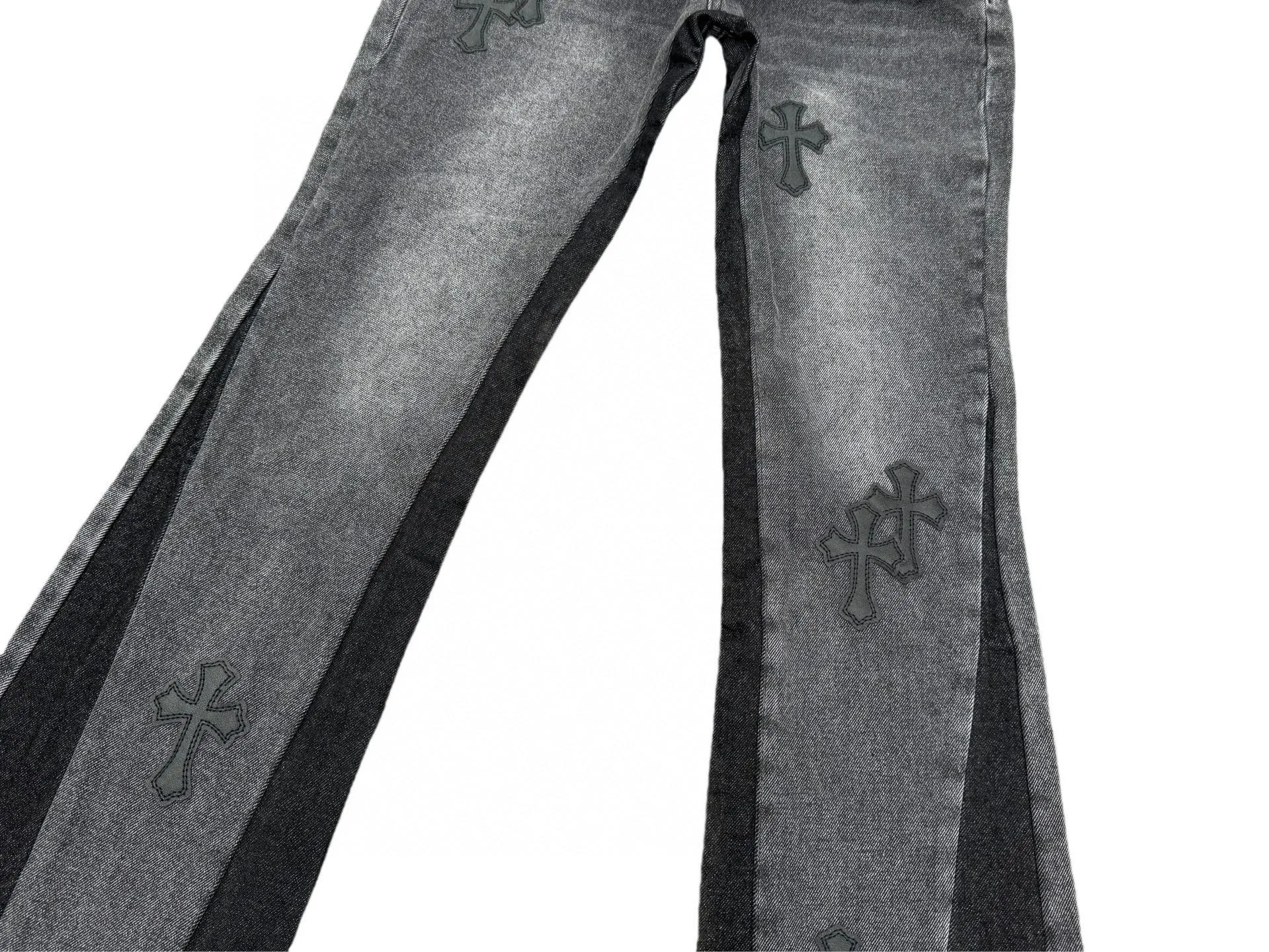 P260💰G99 GALLERY DEPT. Crow's leather cross denim bell-bottoms washed distressed spliced ​​jeans denim washing factory. During the process, the owner of the washing factory helped introduce a boss who once worked at Levi's OEM factory and then started his own business. This also paved the way for the following styles. Therefore, Levi's remodeled single product for the base plate is really familiar. Whether it is the fabrics supplied or the lathes used in production, there is nothing to choose from. -Color: Black -Size: S-XXL (corresponding to 28-36)